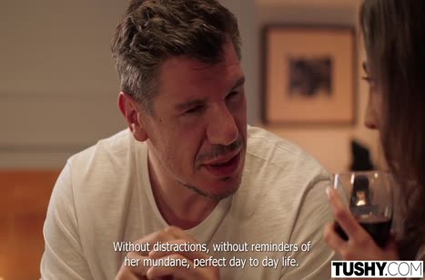 Красивая молодка сама флиртует с богатым самцом #1