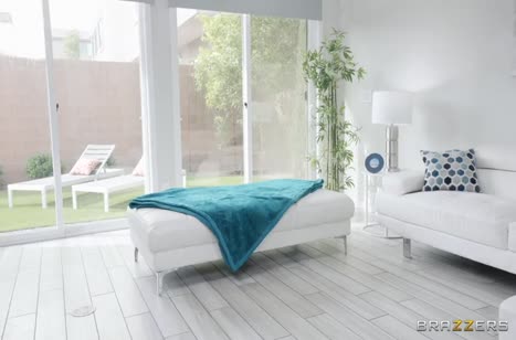 CJ Miles сразу положила глаз на коллегу мужа