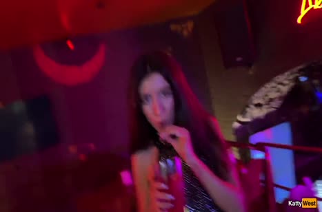 Русская парочка перед сном снимает на телефон БДСМ порнуху