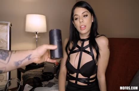 Gina Valentina одела секс наряд и устроила жесткий трах