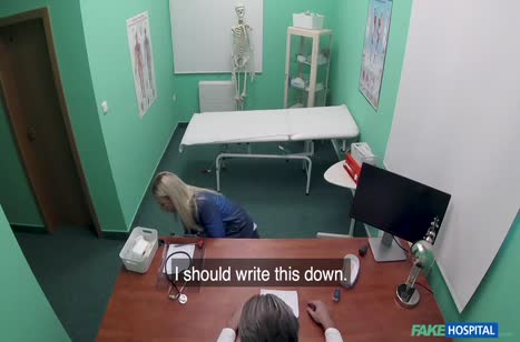 Пациентка с большой грудью отплатила врачу натурой #1