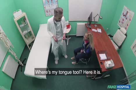 Пациентка с большой грудью отплатила врачу натурой #2