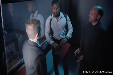 Задержанная Bridgette B отдалась детективу #4