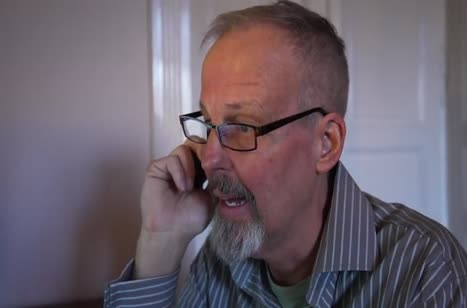 Возбужденная худышка Lia Lin сама полезла к мужику в штаны