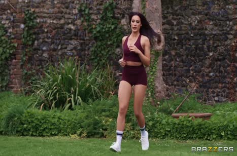 Спортивная деваха любит трахаться после тренировки