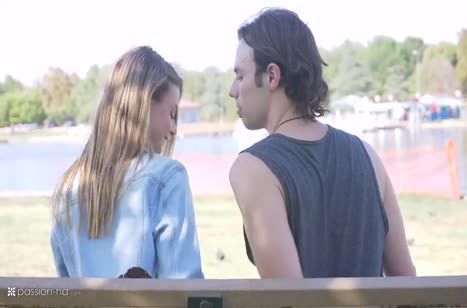 Молодая Asuna Fox сама хотела секса и начала ласкать бойфренда