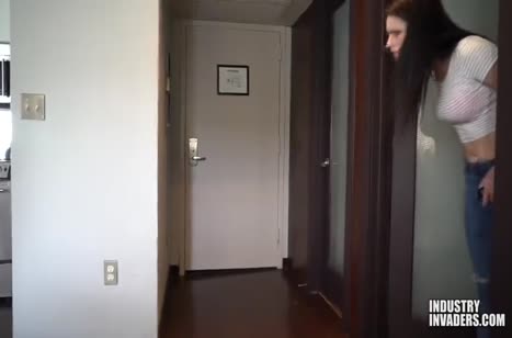 Красотка Kacey Quinn получила кайф от большого размера