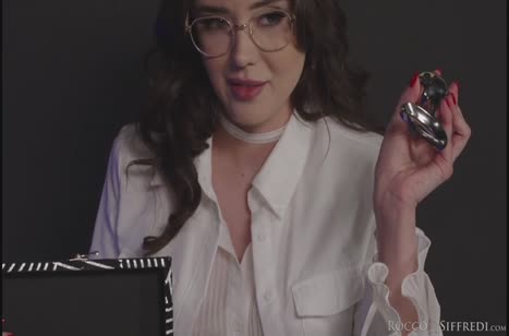 Паренек с большим членом пялит двух вебкамщиц