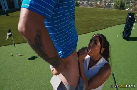 Гольфистка Luna Star любит устраивать разврат с мужем