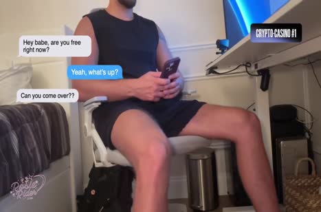 Девушку с татуировками уболтали на домашний секс