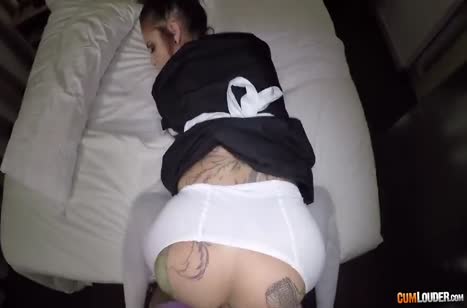 Горничная отеля согласилась на любительский секс #6