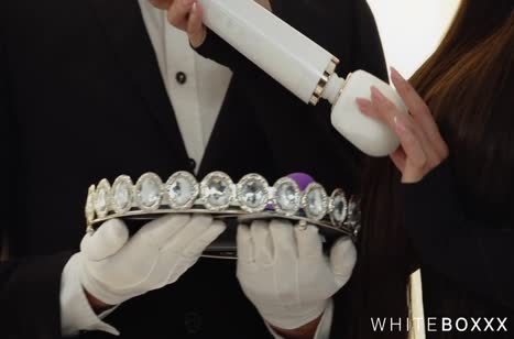 Две брюнеточки устроили гламурное порево