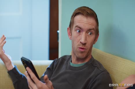 Роскошную брюнетку мощно отымели в два смычка