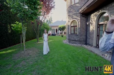 Молодая невеста уже на свадьбе отрабатывает долги киской #2