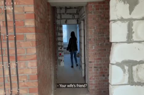 Поймал девку на стройке и заставил сосать