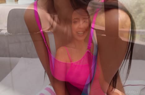 Длинный хер глубоко влезает в дырочку худышки Sasha Tatcha