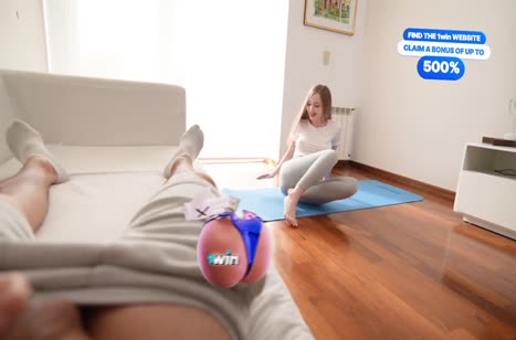 Не мог смотреть равнодушно на тренировку сводной сестры #3