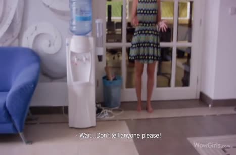 Молодая русская блондинка любит делать минет перед камерой #4