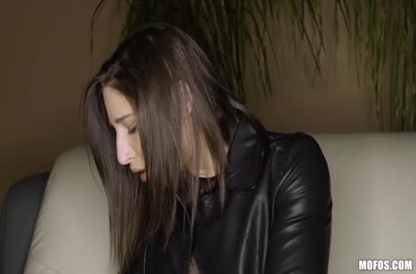 Красотка Abella Danger стонет на члене от первого лица