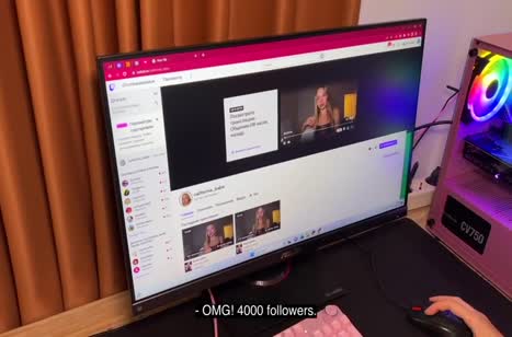 Распутная гостья явно хочет соблазнить соседа