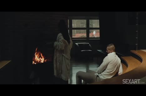 Kama Oxi устроила чувственный вечерний секс