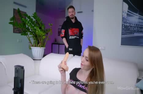 Милашка Sia Siberia красиво присела на большой пенис парня #1