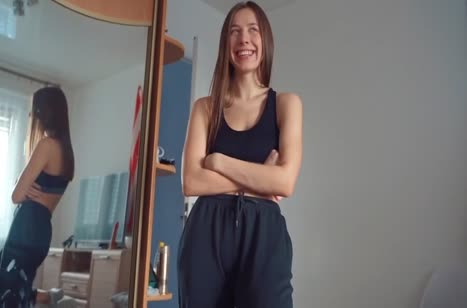 Русскую сучку с большой задницей натянули от первого лица