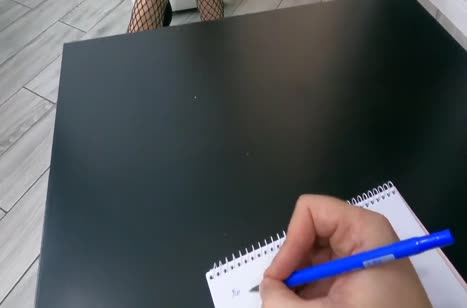 Стройная русская девушка согласилась поснимать домашку