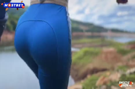 Попка Sweetie Fox всегда привлекает к себе внимание