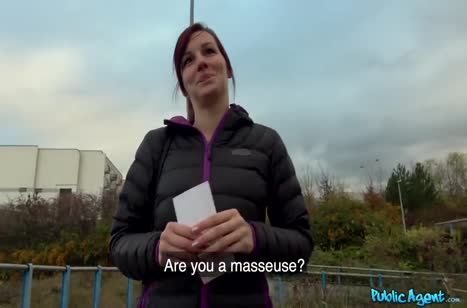 Рыжая согласилась перепихнуться прямо на улице