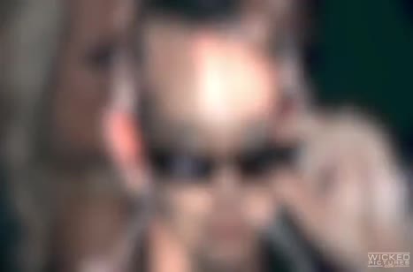 Красотка Jessica Drake повелась на богатеньких самцов