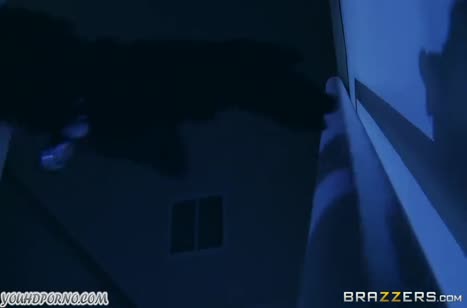 Грабитель не ожидал что хозяйка разведет его на порно