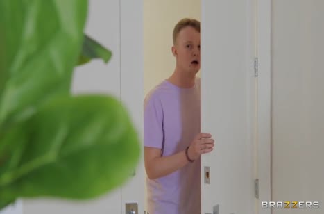 После секс игрушек Charli Phoenix жадно накидывается на член #2